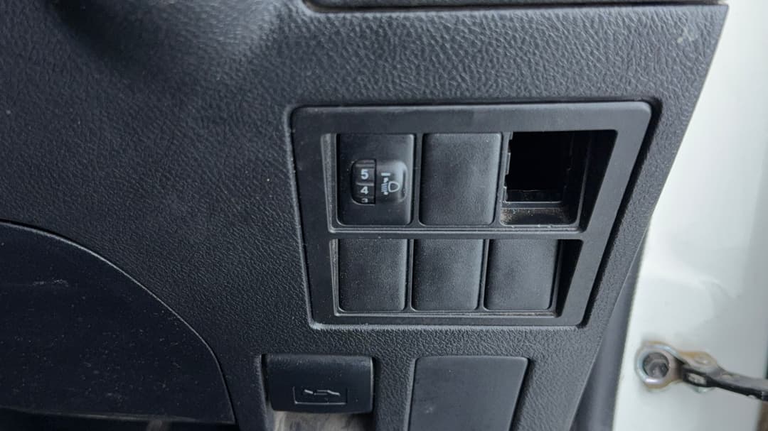 2019 Toyota Hilux Workmate, Manual, 44618 km, Utility Switches/Buttons