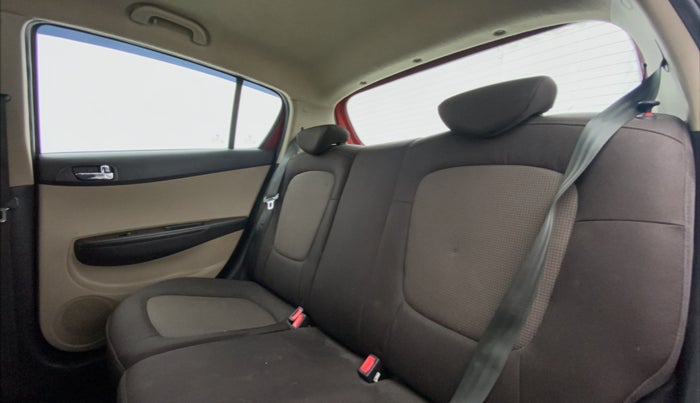 2014 Hyundai i20 SPORTZ 1.2 VTVT, Petrol, Manual, 33,892 km, Right Side Door Cabin View