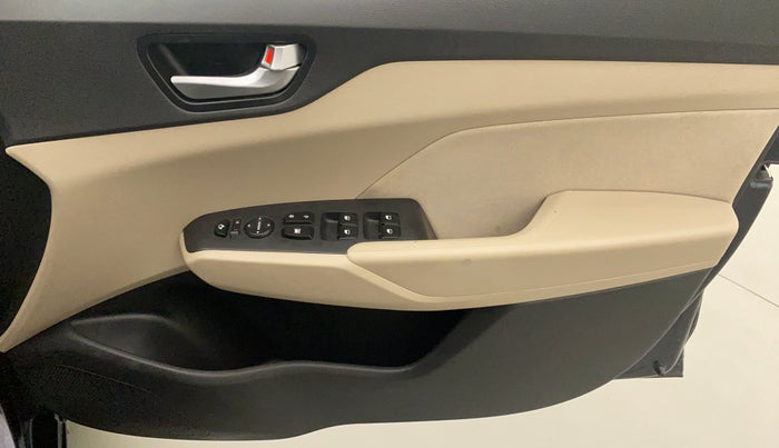 2019 Hyundai Verna 1.6 VTVT SX + AT, Petrol, Automatic, 50,480 km, Driver Side Door Panels Control