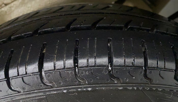 2018 Maruti Wagon R 1.0 LXI CNG, CNG, Manual, 54,039 km, Right Rear Tyre Tread