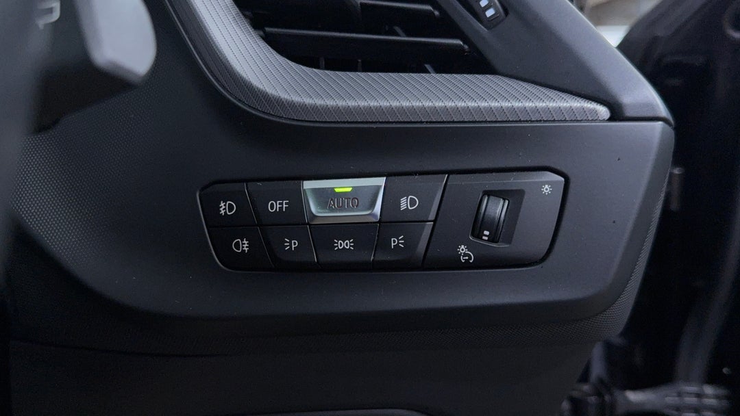 2019 BMW 1 18i M Sport, Automatic, 45275 km, Utility Switches/Buttons