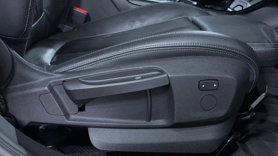 2019 BMW 1 18i M Sport, Automatic, 45275 km, Drivers Side Adjustment Panel