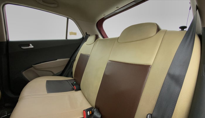 2016 Hyundai Grand i10 SPORTZ 1.2 KAPPA VTVT, Petrol, Manual, 26,981 km, Right Side Rear Door Cabin