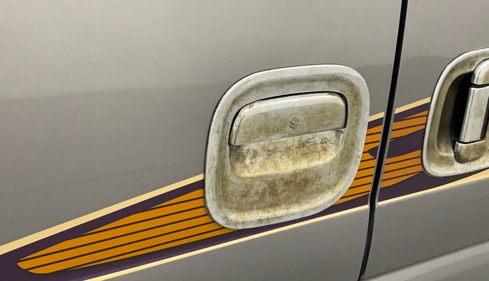 2022 Maruti Eeco 7 STR STD(O), Petrol, Manual, 27,431 km, Front passenger door - Chrome on handle has slight discoularation
