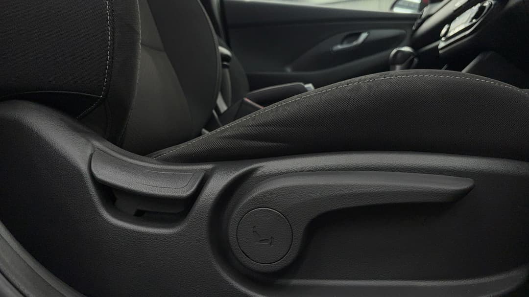 2018 Hyundai i30 Active, Automatic, 25208 km, Drivers Side Adjustment Panel