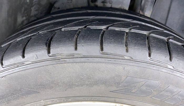 2015 Maruti S Cross ZETA 1.6, Diesel, Manual, 71,003 km, Left Rear Tyre Tread