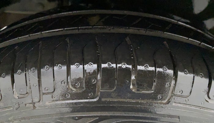 2012 Maruti Swift Dzire VXI, Petrol, Manual, 40,092 km, Right Front Tyre Tread