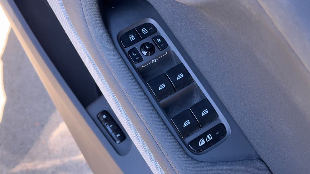 2022 Polestar 2 Long Range Dual Motor 78kwh, Automatic, 32095 km, Drivers Side Door Panel Controls