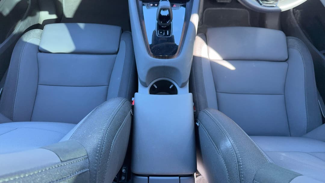 2022 Polestar 2 Long Range Dual Motor 78kwh, Automatic, 32095 km, Center Console
