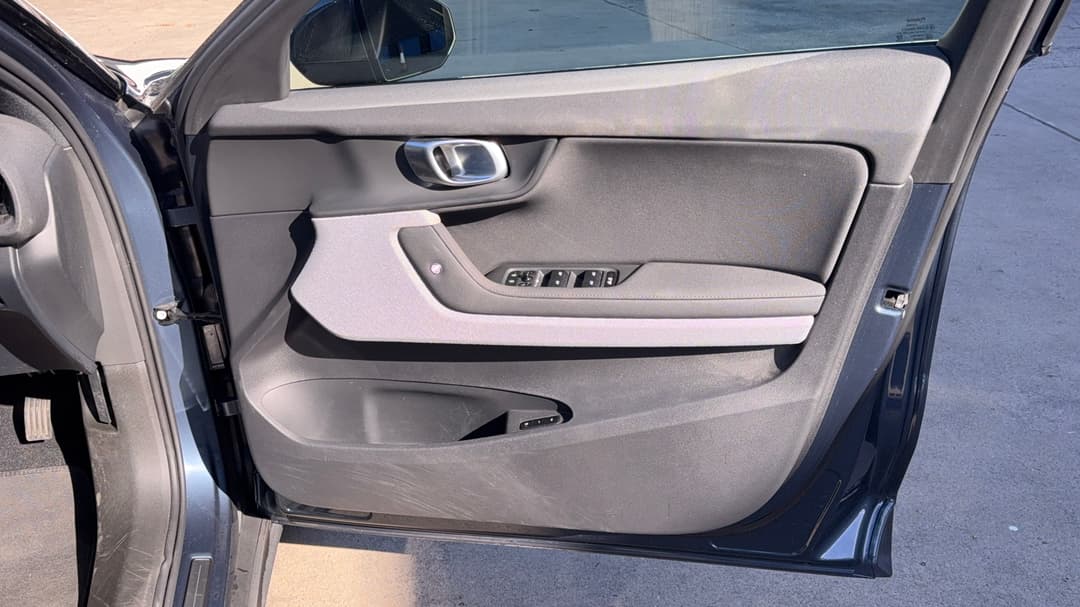 2022 Polestar 2 Long Range Dual Motor 78kwh, Automatic, 32095 km, Speaker View