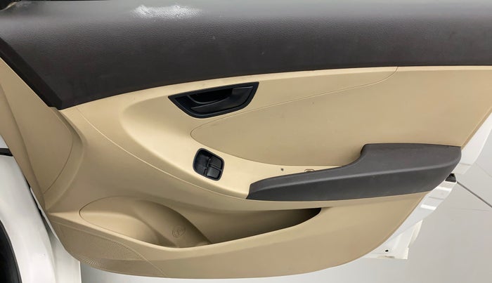 2014 Hyundai Eon ERA +, Petrol, Manual, 85,017 km, Driver Side Door Panels Control