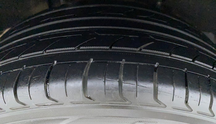 2015 Maruti Baleno ALPHA 1.2 K12, Petrol, Manual, 61,210 km, Right Rear Tyre Tread