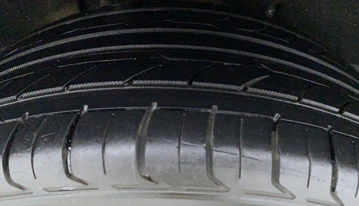 2015 Maruti Baleno ALPHA 1.2 K12, Petrol, Manual, 61,210 km, Left Rear Tyre Tread