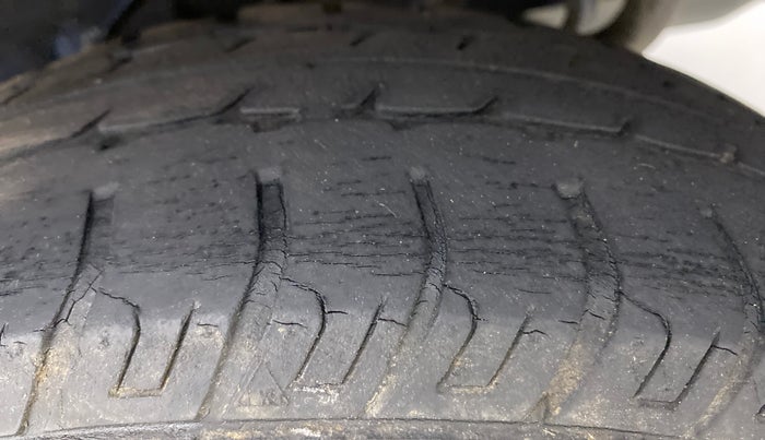 2017 Datsun Go T, Petrol, Manual, 26,883 km, Left Rear Tyre Tread