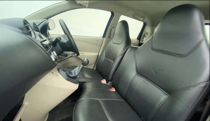 2017 Datsun Go T, Petrol, Manual, 26,883 km, Right Side Front Door Cabin