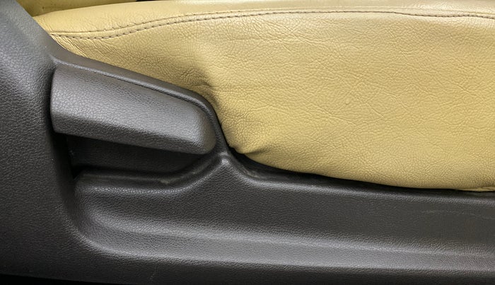 2016 Hyundai Verna FLUIDIC 1.4 VTVT, Petrol, Manual, 53,414 km, Driver Side Adjustment Panel