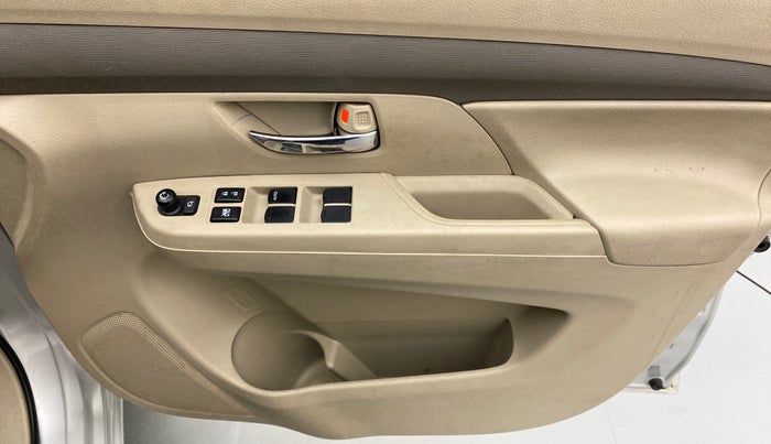 2020 Maruti Ertiga VXI CNG, CNG, Manual, 67,701 km, Driver Side Door Panels Control