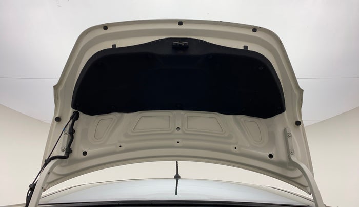 2015 Hyundai Verna FLUIDIC 4S 1.6 VTVT S(O), Petrol, Manual, 32,211 km, Boot Door Open