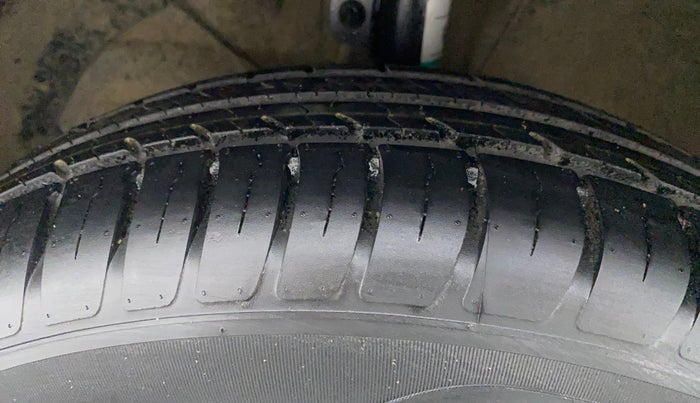2020 Maruti Dzire VXI, Petrol, Manual, 78,854 km, Left Front Tyre Tread
