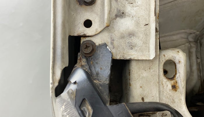 2011 Maruti Wagon R 1.0 VXI, Petrol, Manual, 22,975 km, Right headlight - Clamp has minor damage