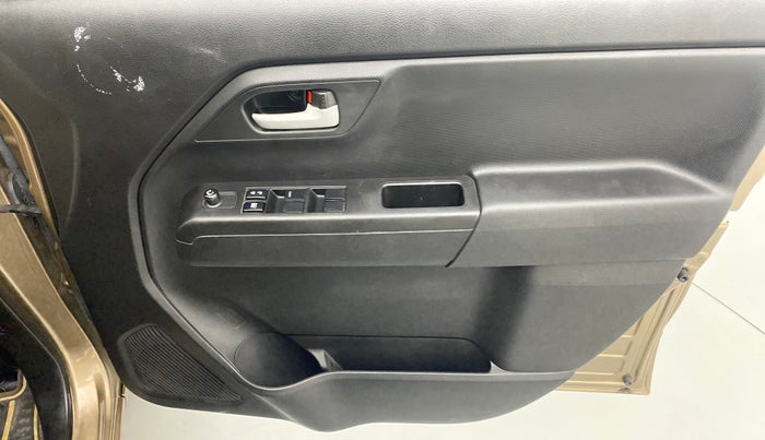 2021 Maruti New Wagon-R VXI (O) 1.2L, Petrol, Manual, 5,088 km, Driver Side Door Panels Control