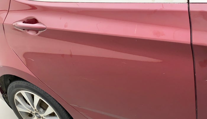 2013 Hyundai Verna FLUIDIC 1.6 CRDI SX, Diesel, Manual, 1,18,574 km, Right rear door - Slightly dented