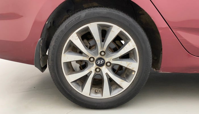 2013 Hyundai Verna FLUIDIC 1.6 CRDI SX, Diesel, Manual, 1,18,574 km, Right Rear Wheel