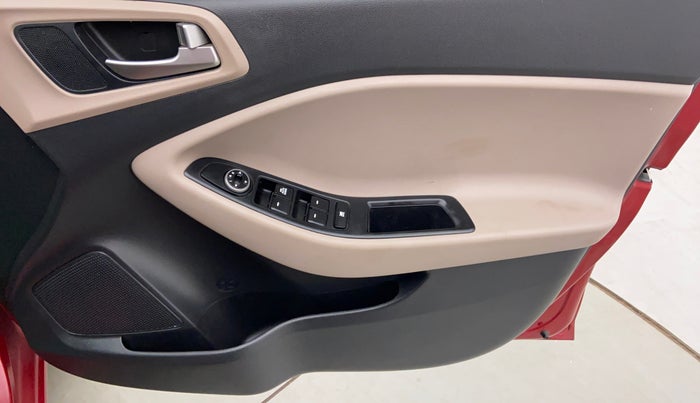 2019 Hyundai Elite i20 1.2 MAGNA PLUS VTVT, Petrol, Manual, 34,532 km, Driver Side Door Panels Controls