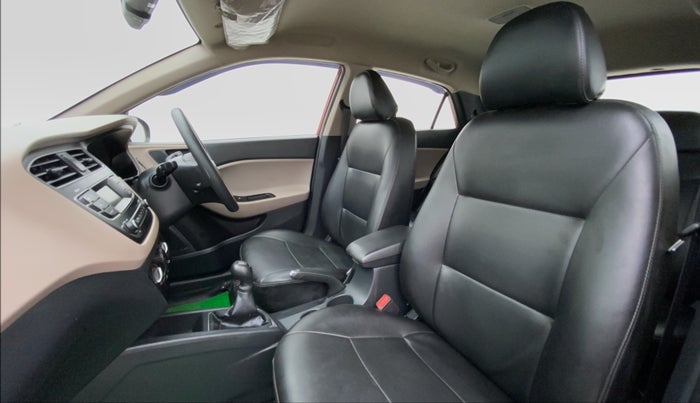 2019 Hyundai Elite i20 1.2 MAGNA PLUS VTVT, Petrol, Manual, 34,532 km, Right Side Front Door Cabin View
