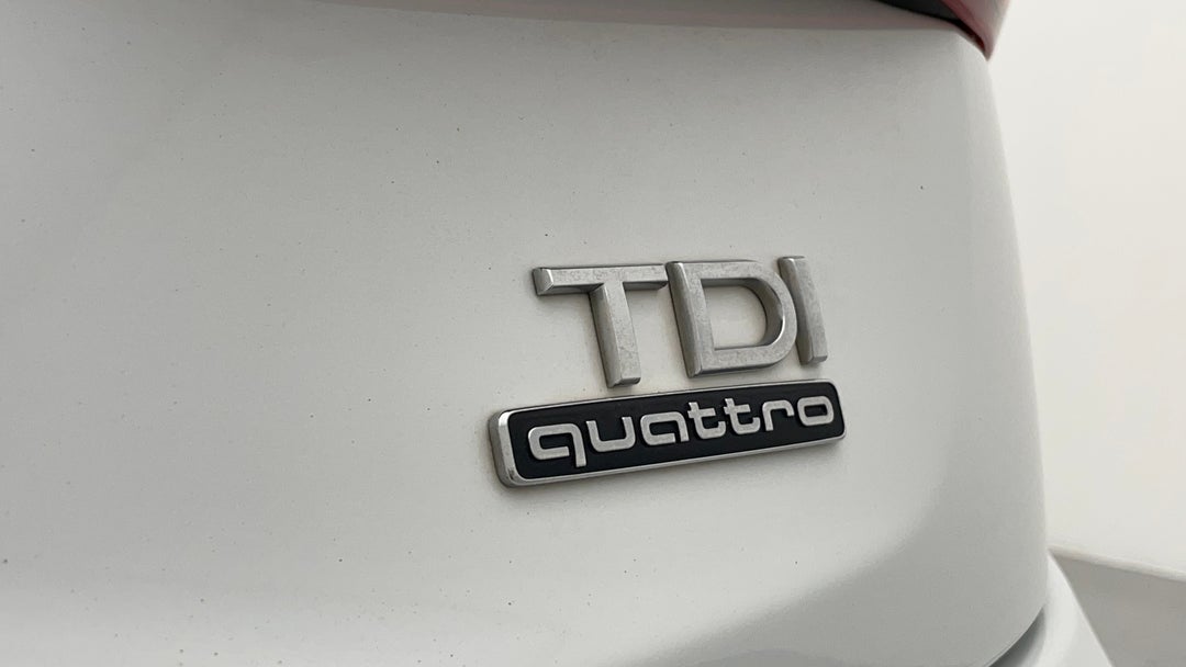 Badge (Boot Right Side)