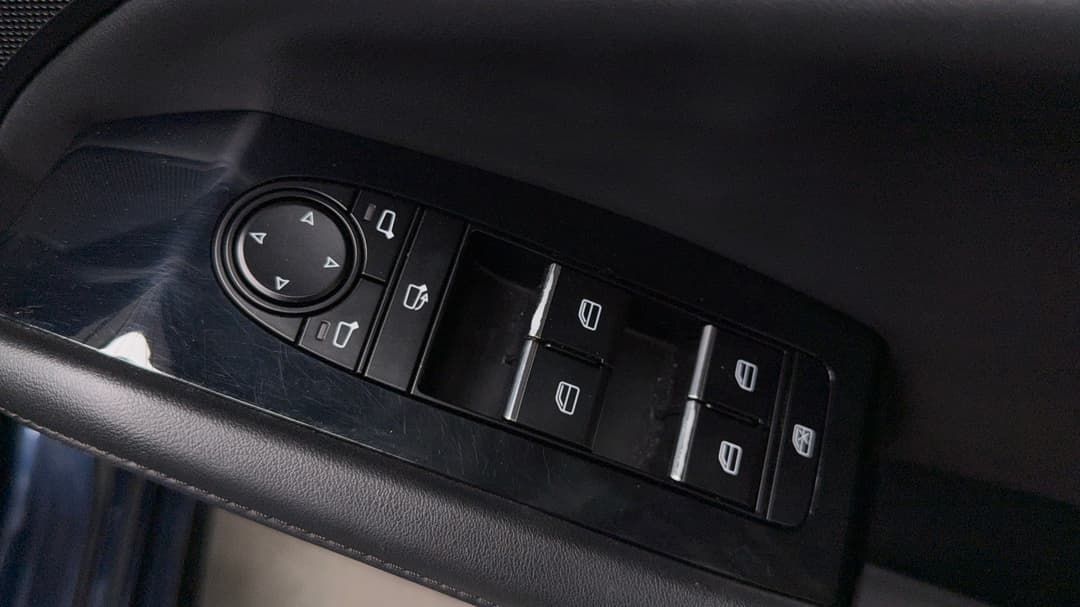 2019 Mazda 3 G20 Touring, Automatic, 60177 km, Drivers Side Door Panel Controls
