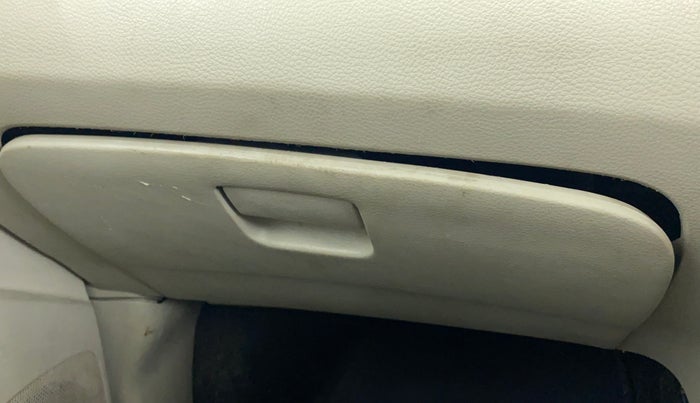 2018 Maruti Celerio VXI CNG D, CNG, Manual, 70,199 km, Dashboard - Glove box cover not functional