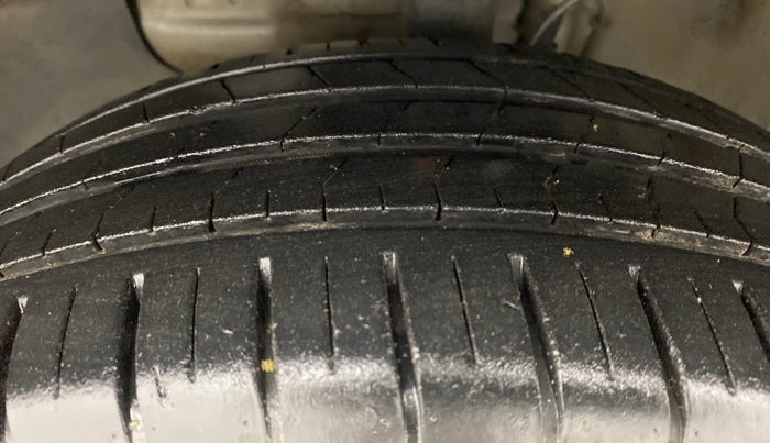 2018 Hyundai Elite i20 ASTA 1.2 (O), Petrol, Manual, 15,752 km, Left Front Tyre Tread