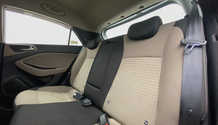 2018 Hyundai Elite i20 ASTA 1.2 (O), Petrol, Manual, 15,752 km, Right Side Rear Door Cabin