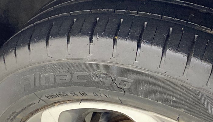 2018 Hyundai Elite i20 ASTA 1.2 (O), Petrol, Manual, 15,752 km, Left front tyre - Minor crack