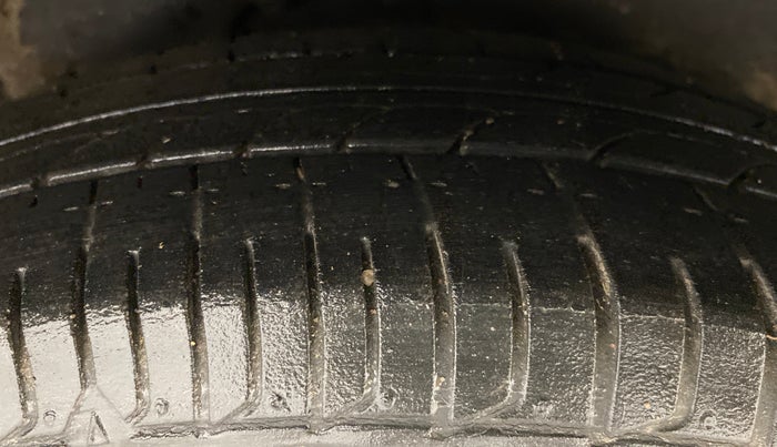2016 Hyundai i10 SPORTZ 1.1 IRDE2, Petrol, Manual, 39,033 km, Left Rear Tyre Tread