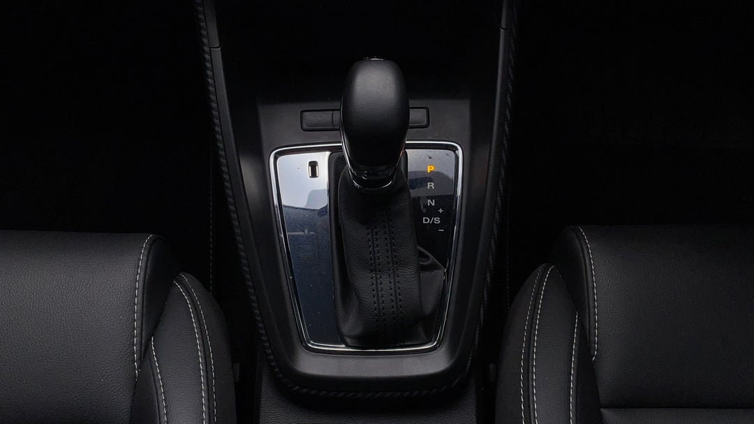 2022 MG ZS Excite, Automatic, 17709 km, Gear Lever 