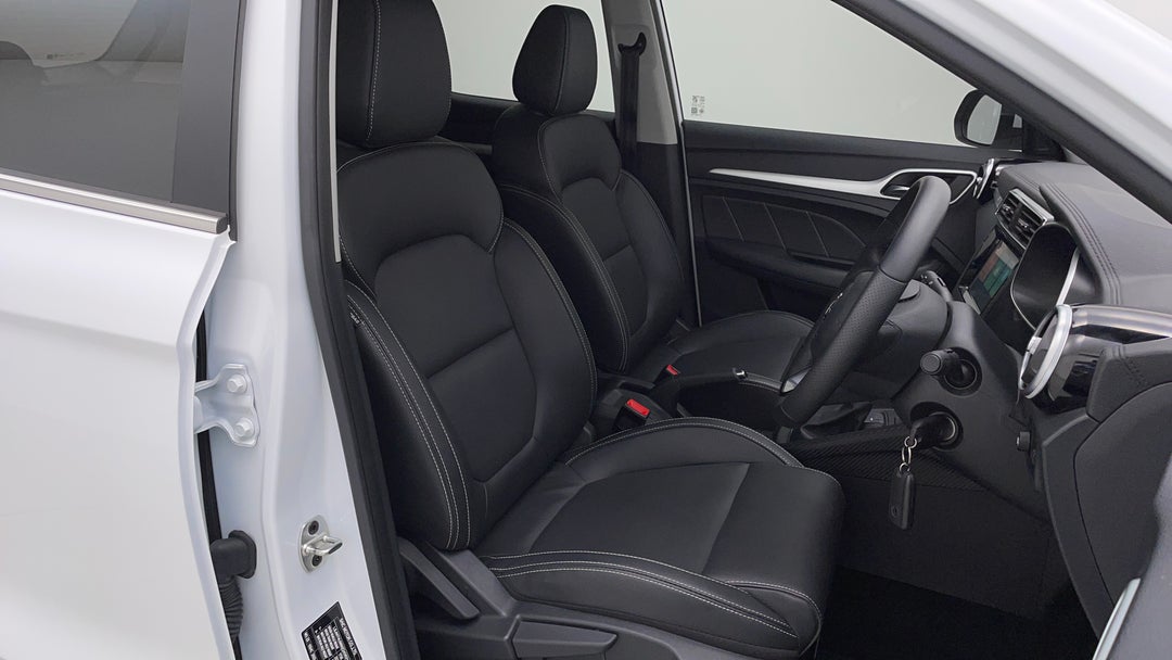 2022 MG ZS Excite, Automatic, 17709 km, Right Side Front Door Cabin View