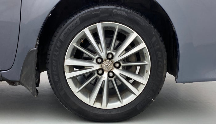 2014 Toyota Corolla Altis VL AT, Petrol, Automatic, 65,829 km, Right Front Wheel