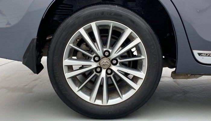 2014 Toyota Corolla Altis VL AT, Petrol, Automatic, 65,829 km, Right Rear Wheel