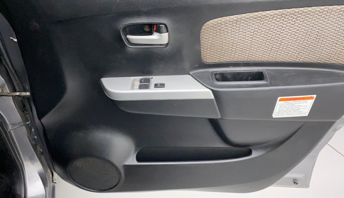 2015 Maruti Wagon R 1.0 LXI CNG, CNG, Manual, 95,841 km, Driver Side Door Panels Control