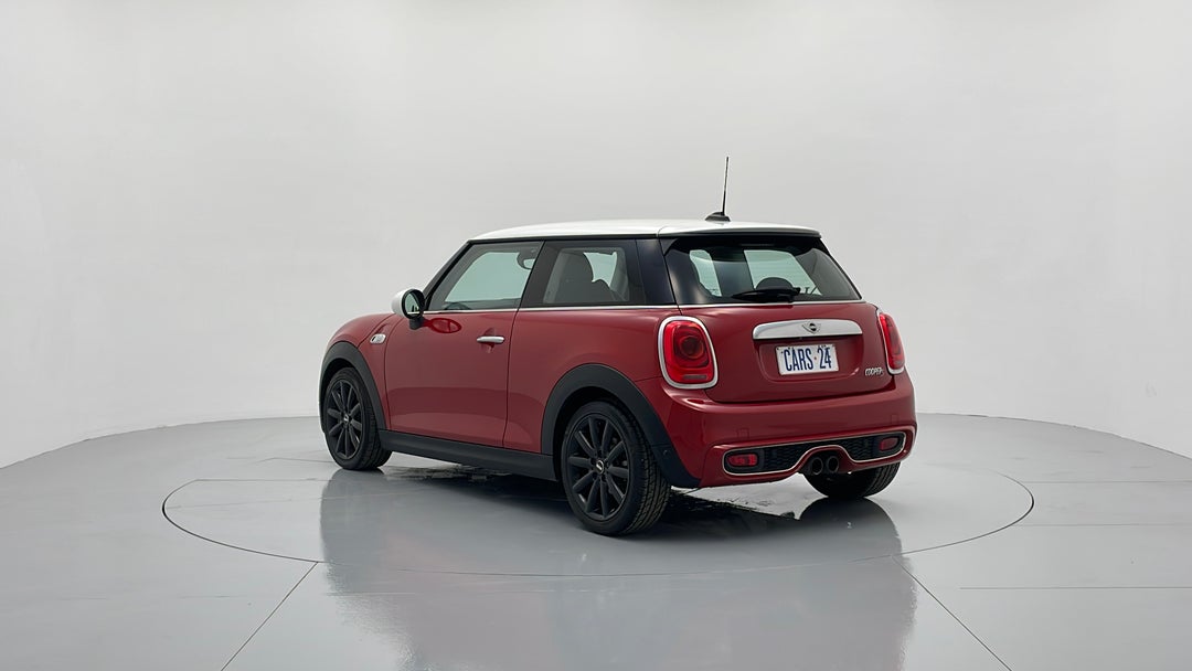 Left Back Diagonal (45- Degree) View