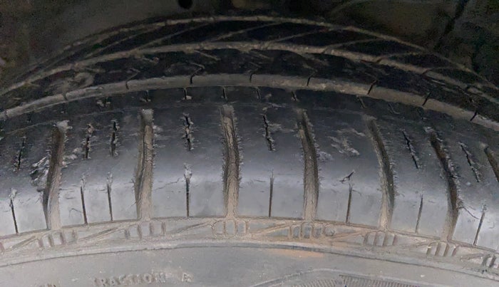 2012 Maruti Swift ZXI D, Petrol, Manual, 90,460 km, Left Front Tyre Tread