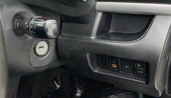 2012 Maruti Swift ZXI D, Petrol, Manual, 90,460 km, Dashboard - Headlight height adjustment not working