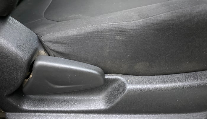 2019 Renault Kwid RXT 1.0 (O), Petrol, Manual, 64,974 km, Driver Side Adjustment Panel