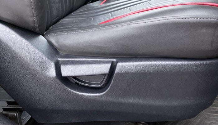 2019 Hyundai NEW SANTRO 1.1 MAGNA AMT, Petrol, Automatic, 12,414 km, Driver Side Adjustment Panel