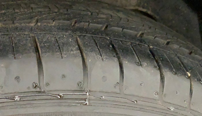 2019 MG HECTOR SMART HYBRID 1.5 PETROL, Petrol, Manual, 61,766 km, Right Rear Tyre Tread