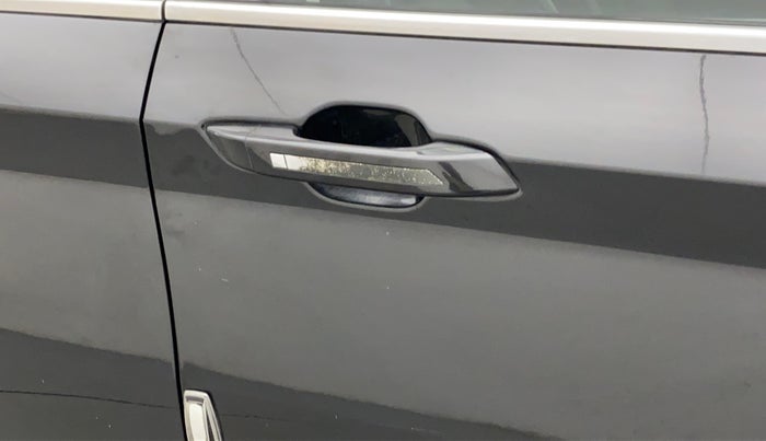 2019 MG HECTOR SMART HYBRID 1.5 PETROL, Petrol, Manual, 61,766 km, Driver-side door - Chrome on handle has slight discoularation