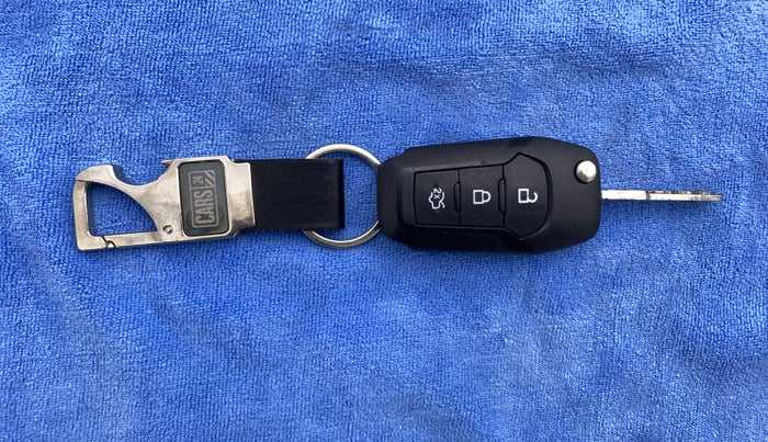 2017 Ford Figo Aspire 1.2 TITANIUM PETROL, Petrol, Manual, 43,454 km, Key Close Up