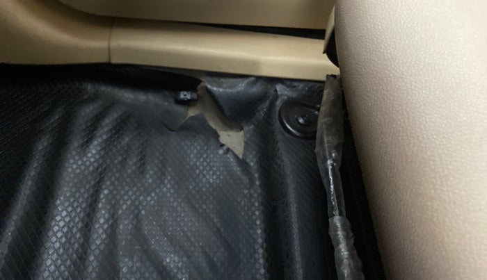 2017 Ford Figo Aspire 1.2 TITANIUM PETROL, Petrol, Manual, 43,454 km, Flooring - Carpet is minor damage